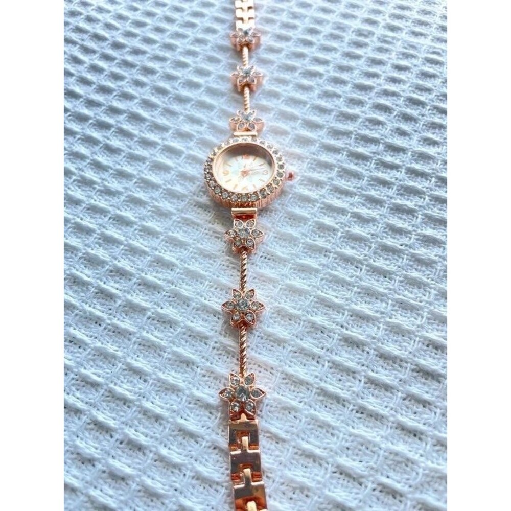 Beautiful Watch - Picture 4 of 4